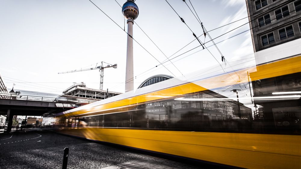 Mit U-Bahn oder Zug, 9 Euro pro Monat.  Die Ticketpreise fallen in Deutschland stark
